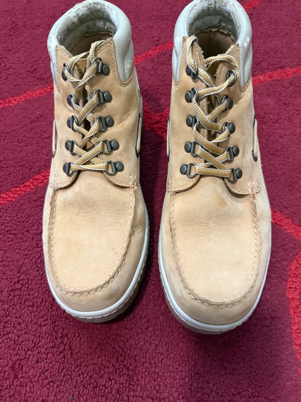 Lugz Tan Nubuck Lace-Up Chukka Boots